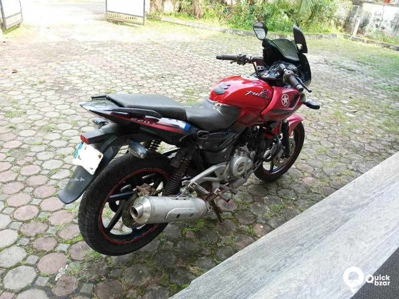 Pulsar 220f ₹40,000