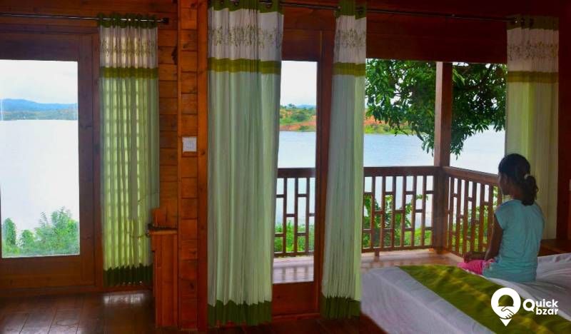 R3 LR Waterfront Grandeur Wooden Cottage