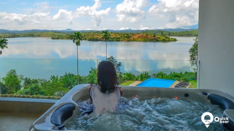 R3 LR Executive Jacuzzi Suite