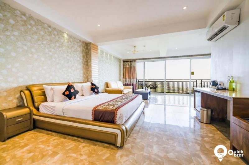 QB Stay- R49M PKT 180* VIEW CLUBSUITE (2px)