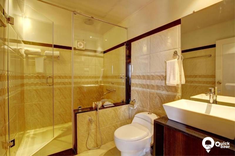 QB Stay-R17W CIR Honeymoon Cottage