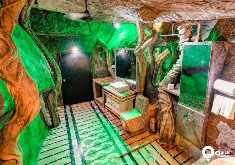 QB Stay- R49M PKT CAVE ROOM (2px)