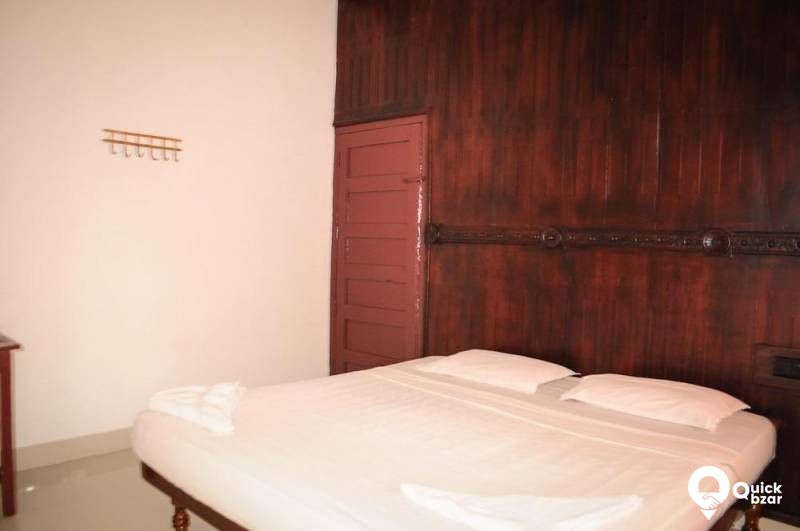 R9VRK RPR DELUXE A/C POOL VIEW ROOM