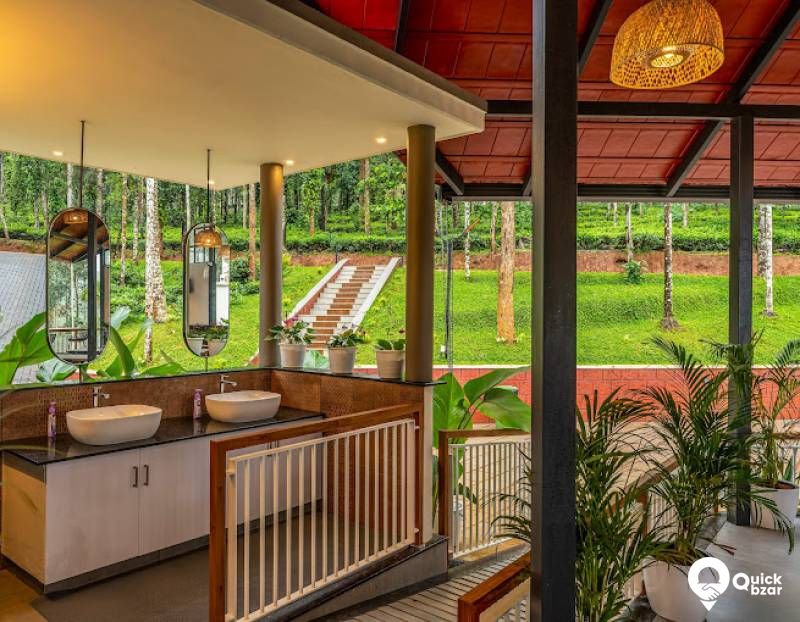 R44W TY PRIVATE POO COTTAGE