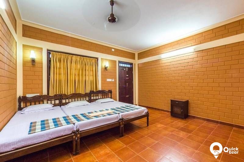 DELUXE ROOM WITH 3 BEDS