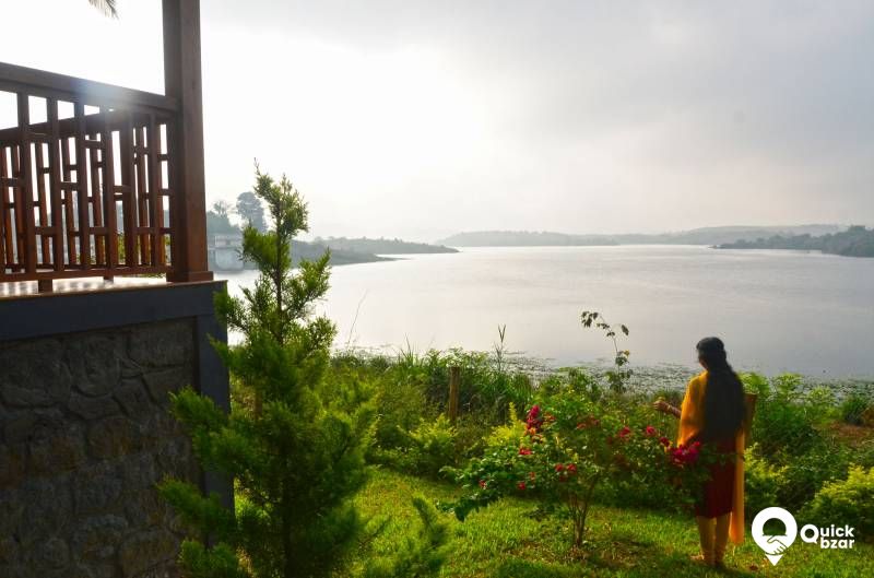 R3 LR Waterfront Grandeur Wooden Cottage
