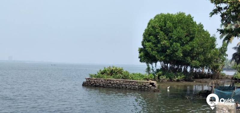 EKM  Marine drive posh lux flat Tata Trithvam